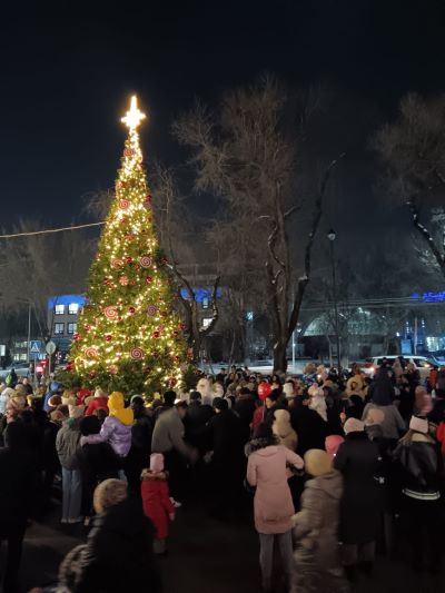 Біздің Оқушылар үйінде "Жаңа жыл шыршасын жағу"  іс - шарасы өтті.
