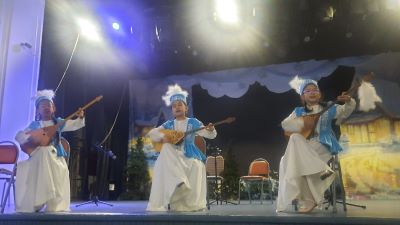Біздің Оқушылар үйінде "Домбырамен  ән айту" үйірмесінің жартыжылдық есеп беру концерті өтті.