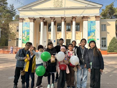 "Шуақ" театр үйірмесінің шәкірттері Ғабит Мүсірепов атындағы Академиялық балалар мен жасөспірімдер театрына  барды.
