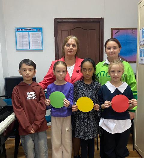 «Қауіпсіздік әліппесі»  атты  тақырыптық   сабақты  «Квинта»үлгілі вокалды-эстрадалық студиясы  үйірмесі  ұйымдастырды.