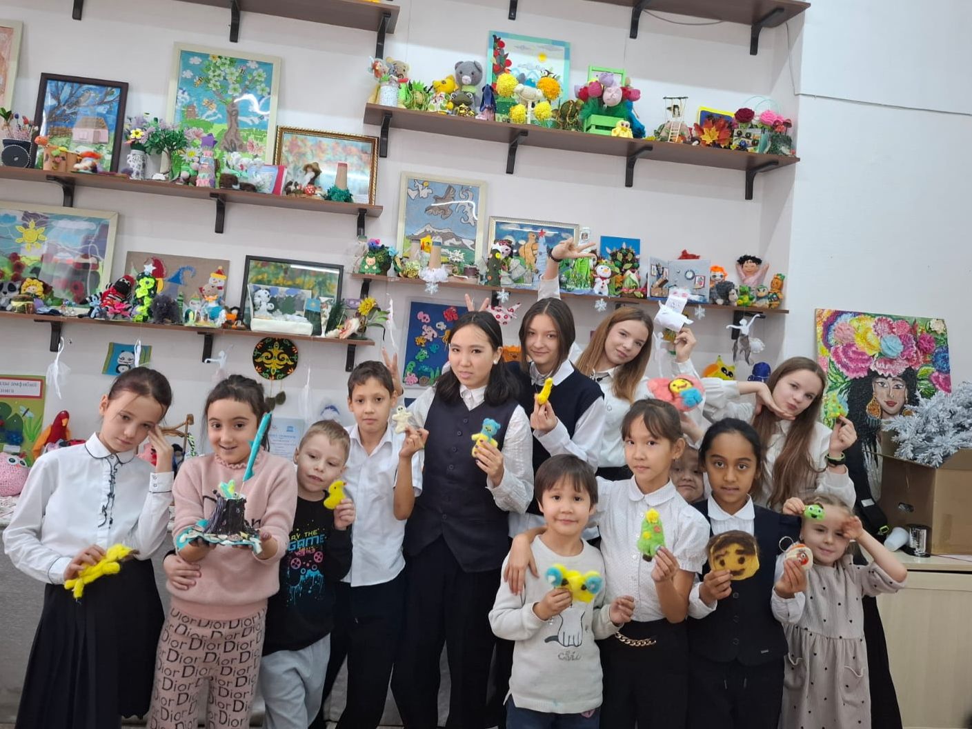 «Жан жылуы — балаға» және «Досыңа ойыншық сыйла» атты қайырымдылық және жылы жүректі акциялар өтті.